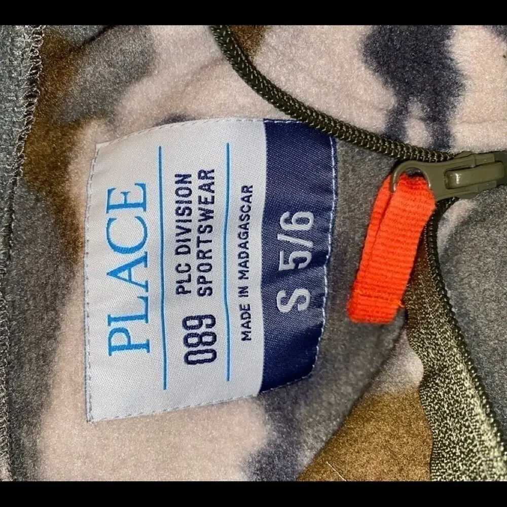 CHILDRENS PLACE FLEECE SIZE S (5/6)